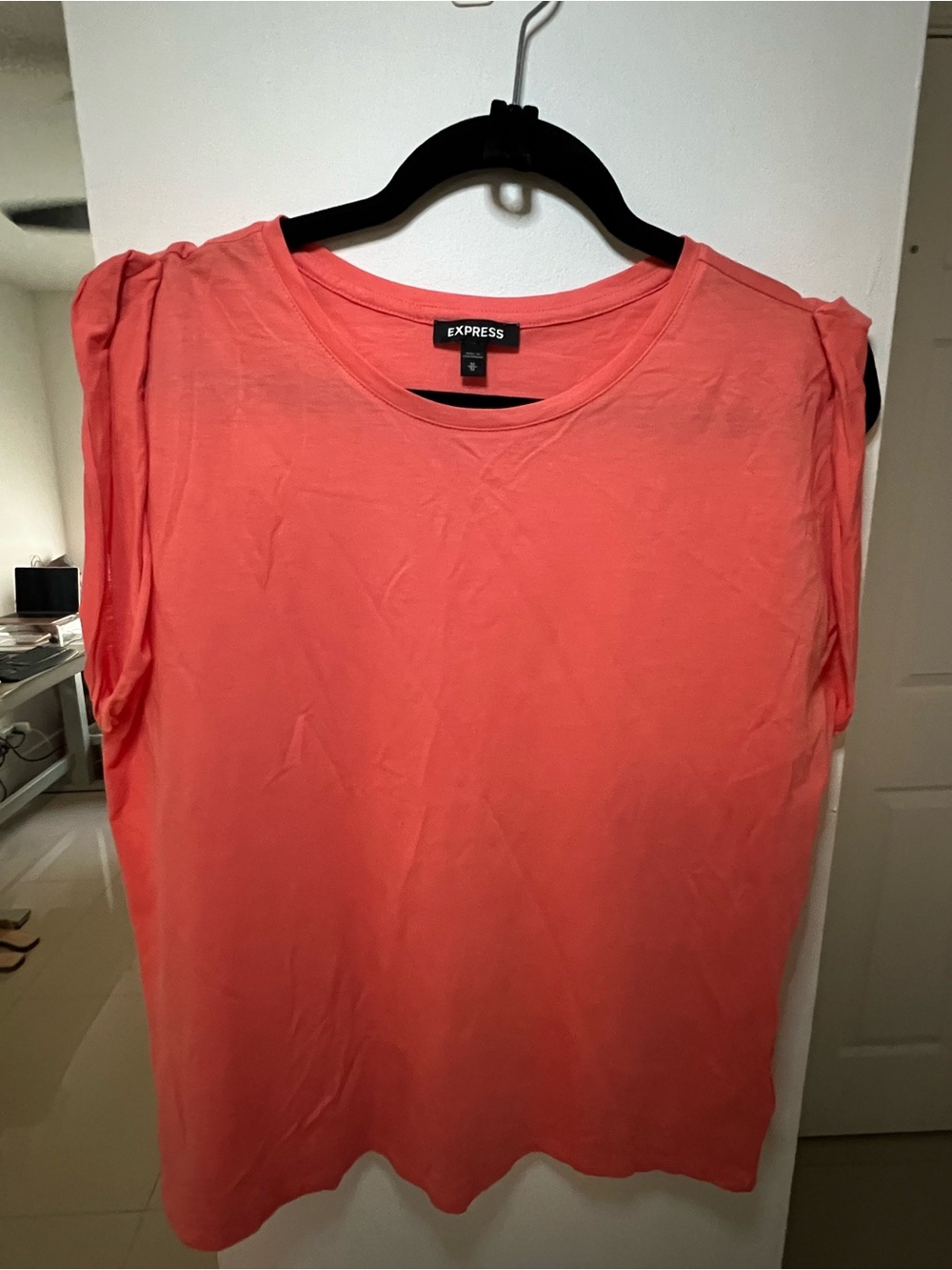 Express Coral Short-Sleeve Crew Neck Tee